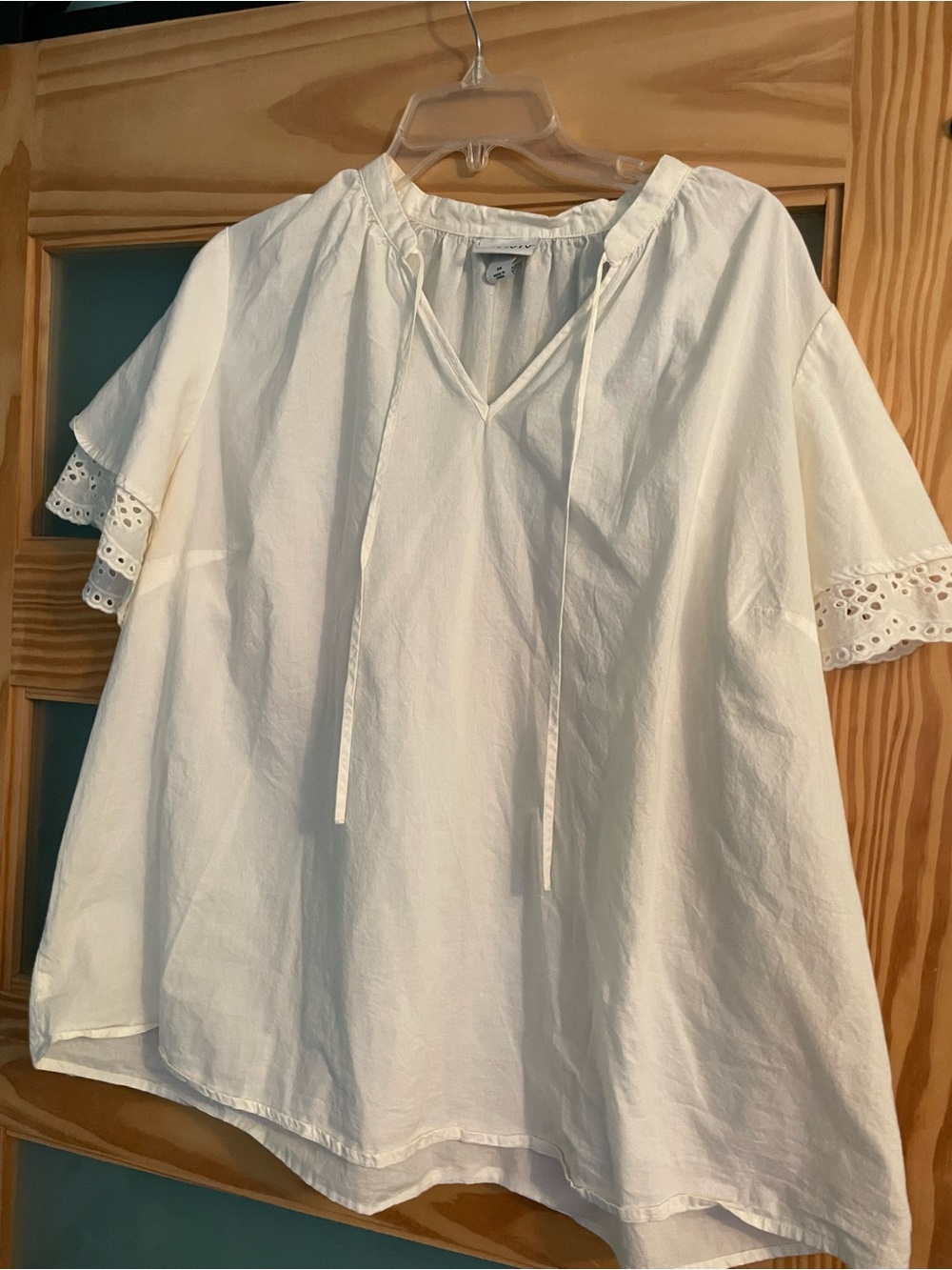 Ava & Viv White Eyelet Sleeve Tie-Front Peasant Tunic
